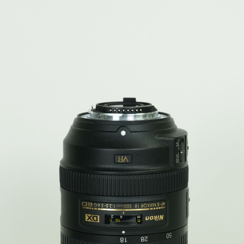 Nikon AF-S DX NIKKOR 18-300mm F3.5-5.6G ED VR