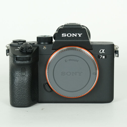 【極美品】SONY α7 III ILCE-7M3 1,083回 SONY α7 III （ILCE-7M3）を徹底解説。作例からおすすめレンズまで