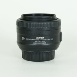 Nikon AF-S DX NIKKOR 35mm f/1.8G Nikon AF-S DX NIKKOR 35mm f/1.8G