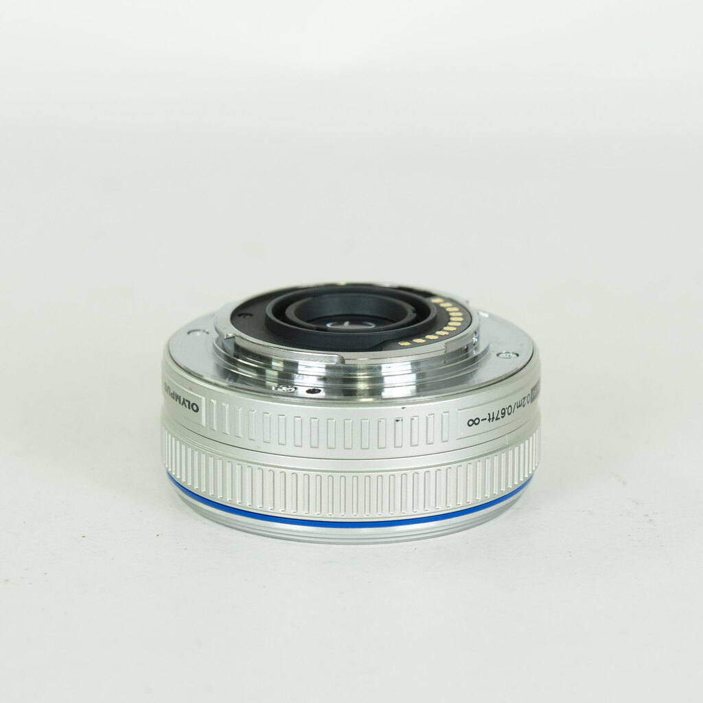 OLYMPUS M.ZUIKO DIGITAL 17mm F2.8 シルバー