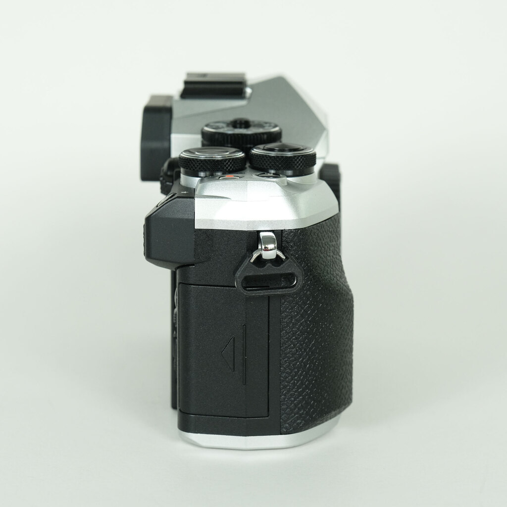 OM SYSTEM OM-5 Mark II ボディ シルバー