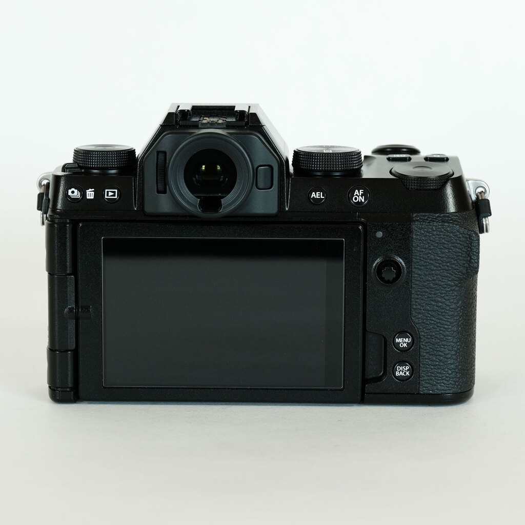 FUJIFILM X-S10