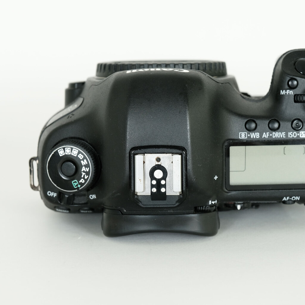 Canon EOS 5D Mark III Canon EOS 5D Mark III