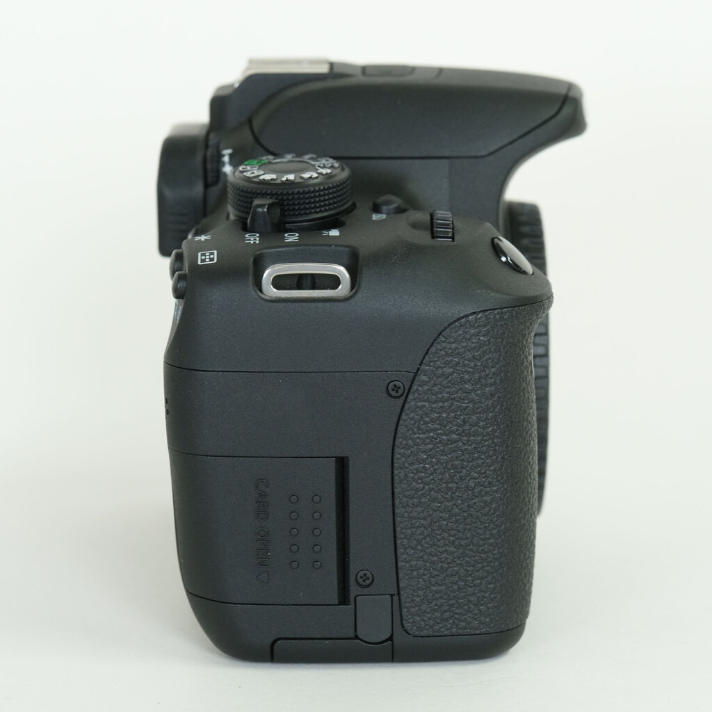 Canon EOS Kiss X7i