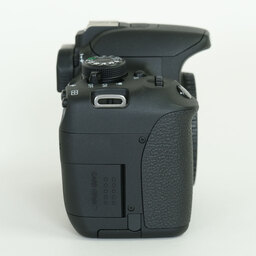 Canon EOS Kiss X7i