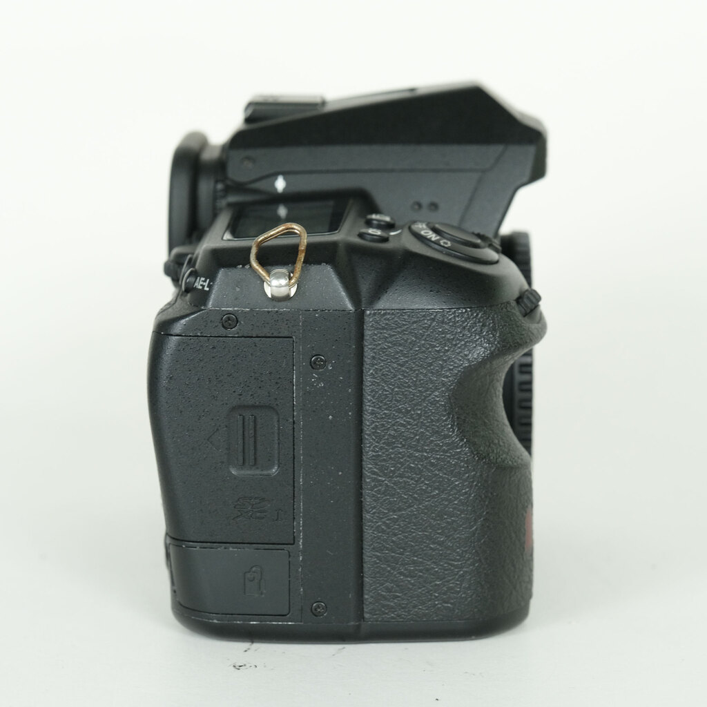 PENTAX K-3 II �{�f�B