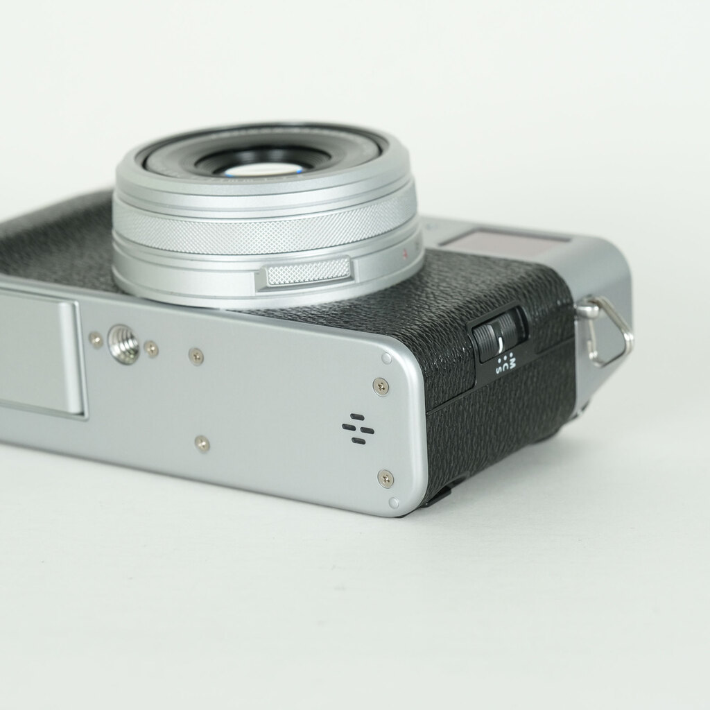 FUJIFILM X100VIの出品 | ONE SCENE（ワンシーン）