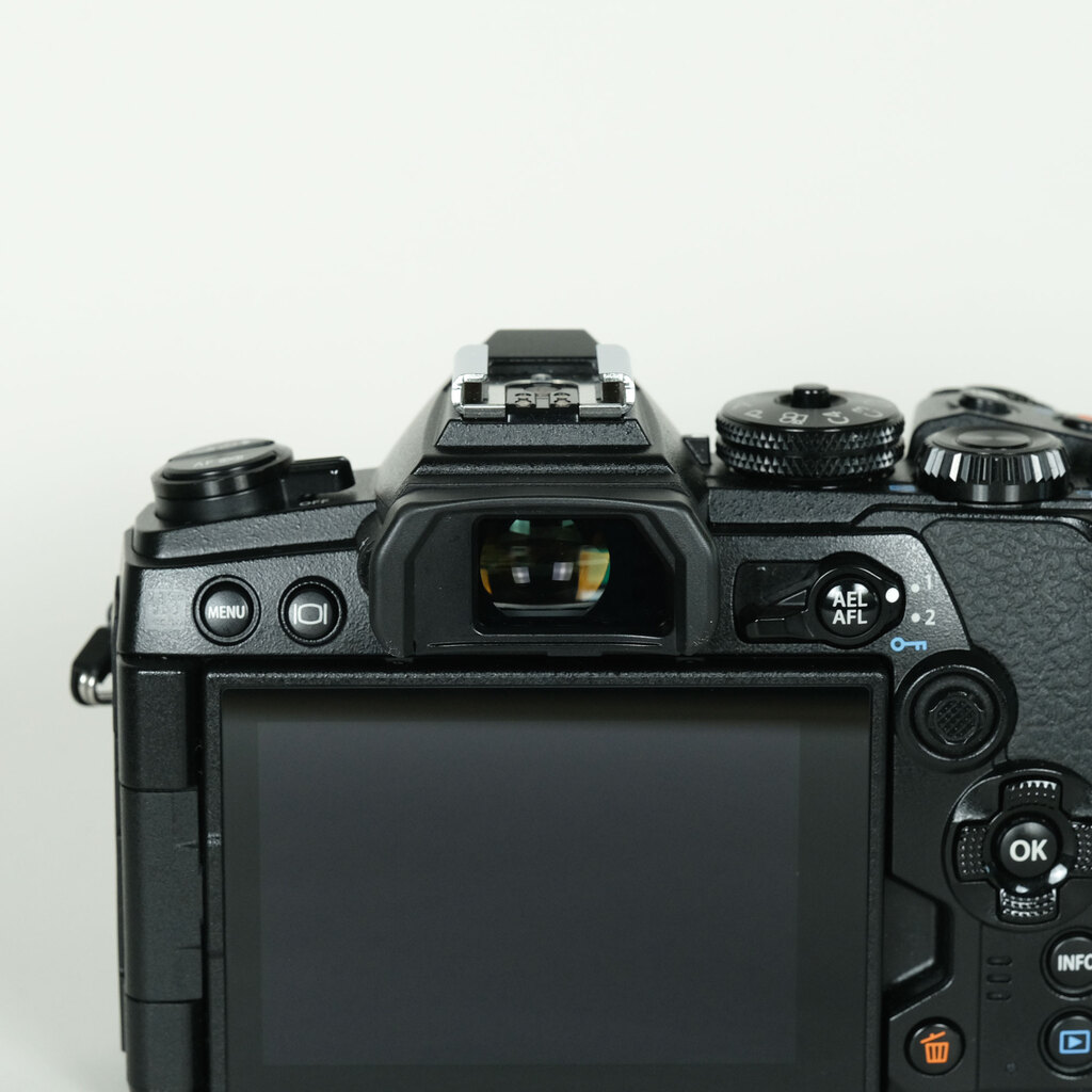 OLYMPUS OM-D E-M1 Mark III OLYMPUS OM-D E-M1 Mark III