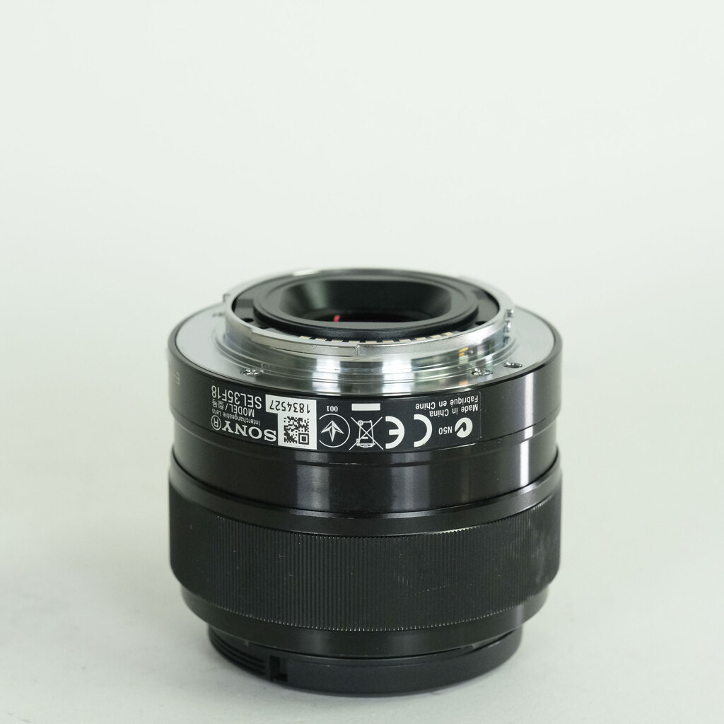 SONY E 35mm F1.8 OSS SEL35F18