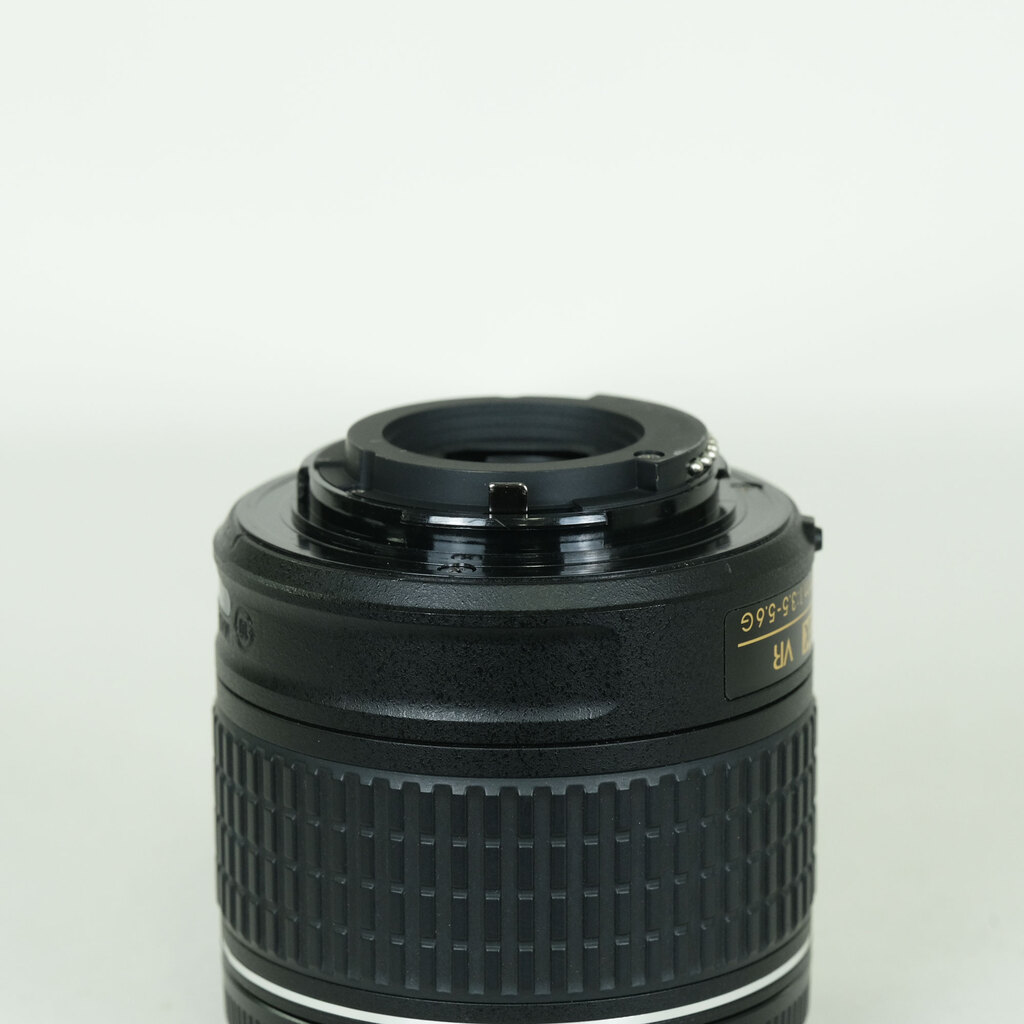 Nikon AF-P DX NIKKOR 18-55mm F3.5-5.6G VR Nikon AF-P DX NIKKOR 18-55mm F3.5-5.6G VR