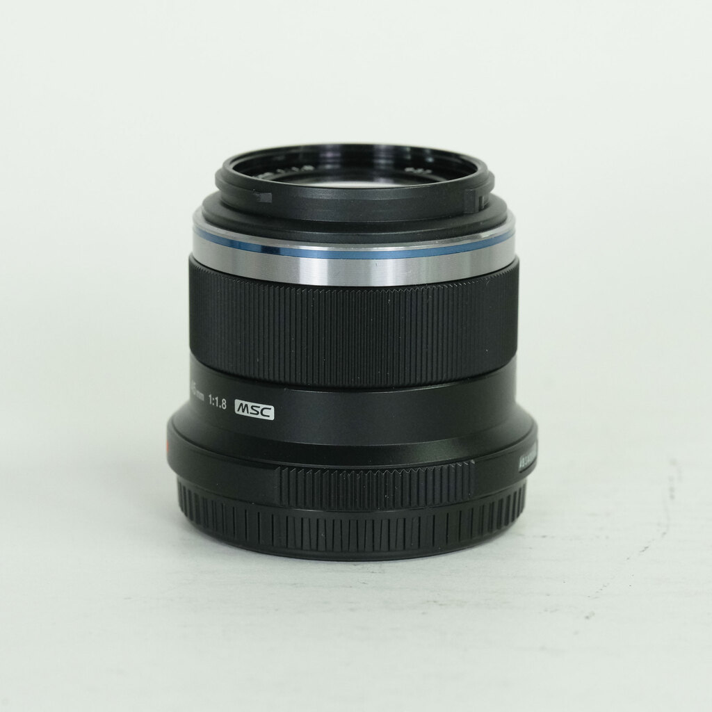 OLYMPUS M.ZUIKO DIGITAL 45mm F1.8 OLYMPUS M.ZUIKO DIGITAL 45mm F1.8