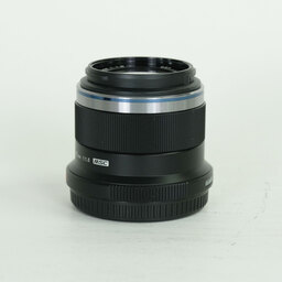 OLYMPUS M.ZUIKO DIGITAL 45mm F1.8 OLYMPUS M.ZUIKO DIGITAL 45mm F1.8