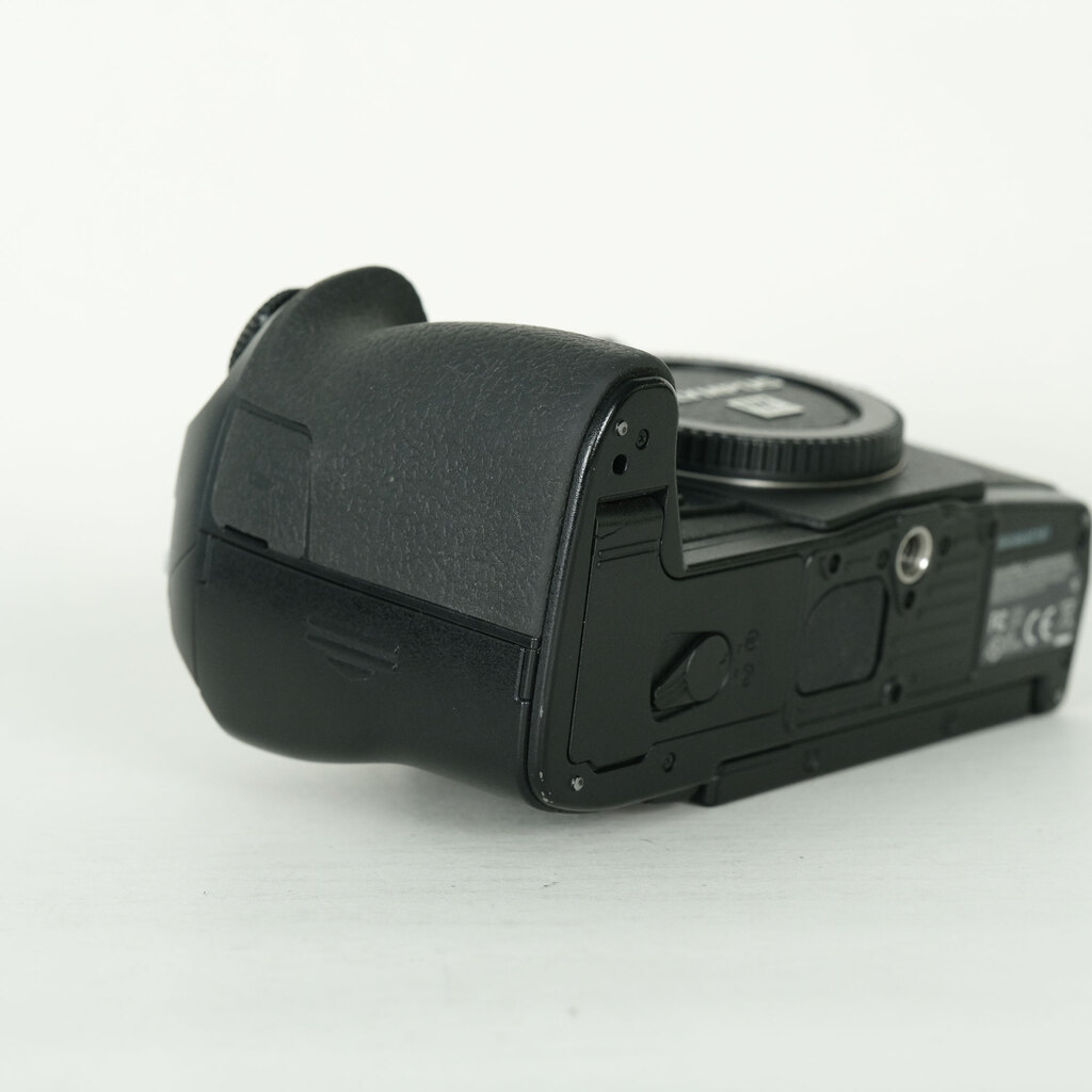 OLYMPUS OM-D E-M1 Mark II