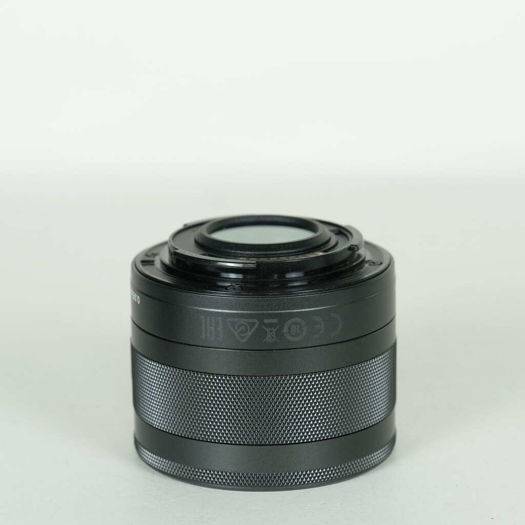 Canon EF-M28mm F3.5 マクロ IS STMの出品 | ONE SCENE（ワンシーン）