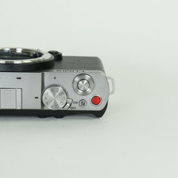Panasonic LUMIX DC-S9 Panasonic LUMIX DC-S9