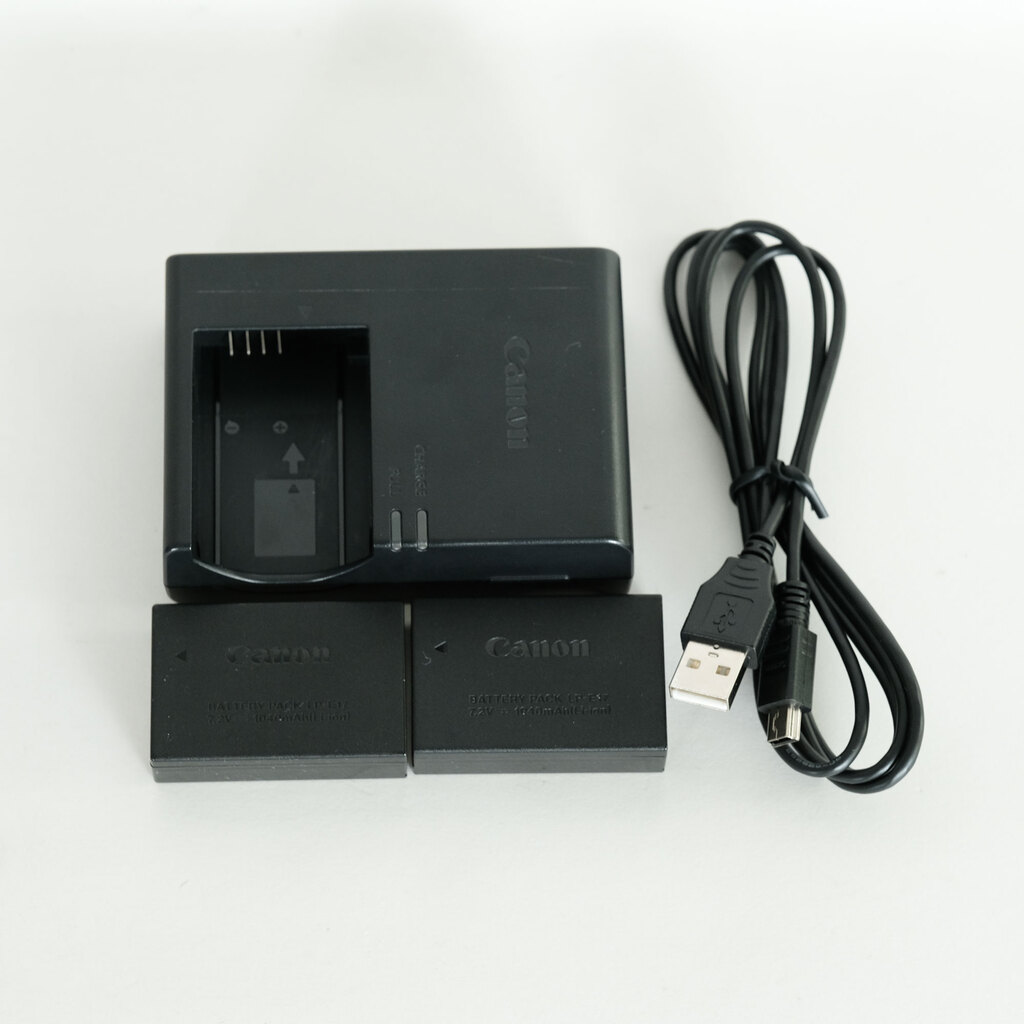 Canon EOS 8000D Canon EOS 8000D