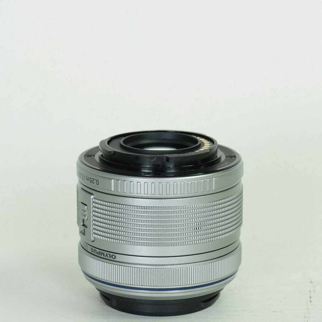 OLYMPUS M.ZUIKO DIGITAL 14-42mm F3.5-5.6IIR シルバー