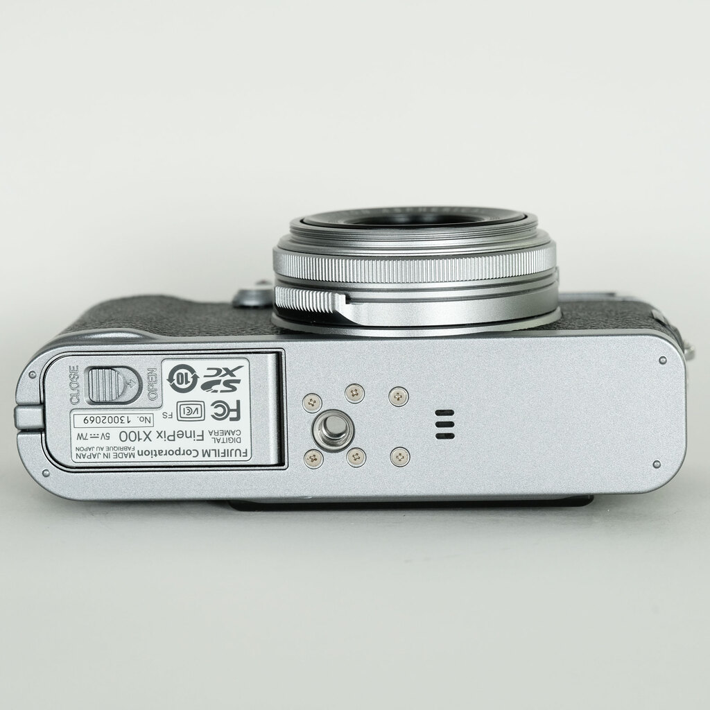 FUJIFILM FinePix X100