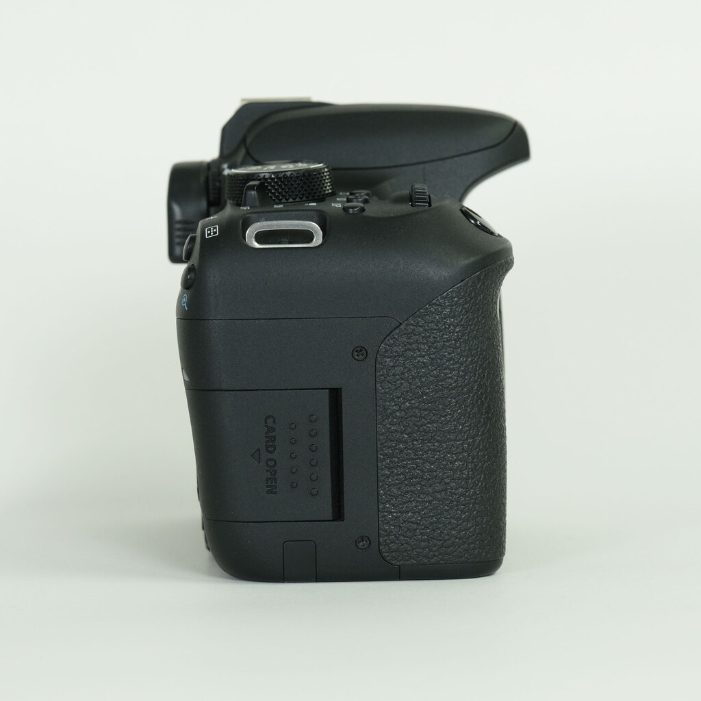 Canon EOS Kiss X9i