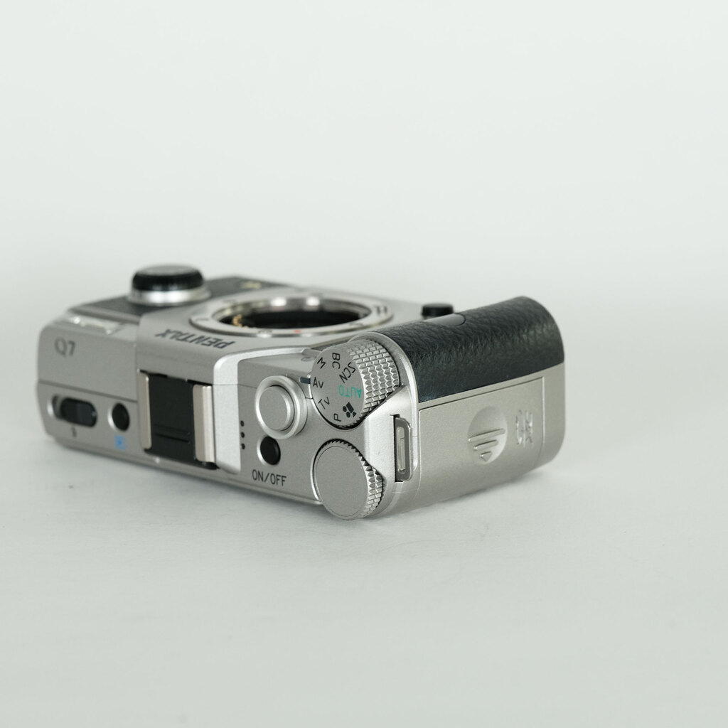 PENTAX Q7 ズームレンズキット シルバー