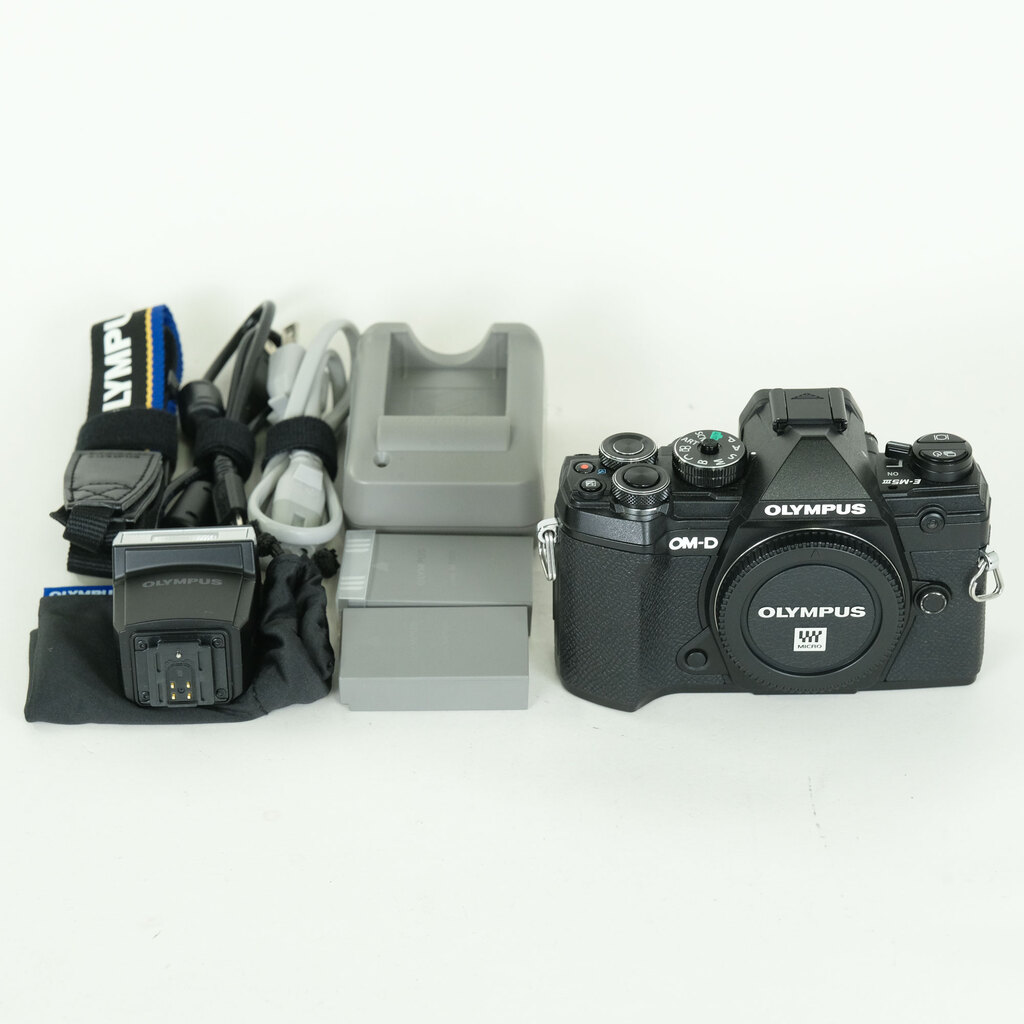 OLYMPUS OM-D E-M5 Mark III