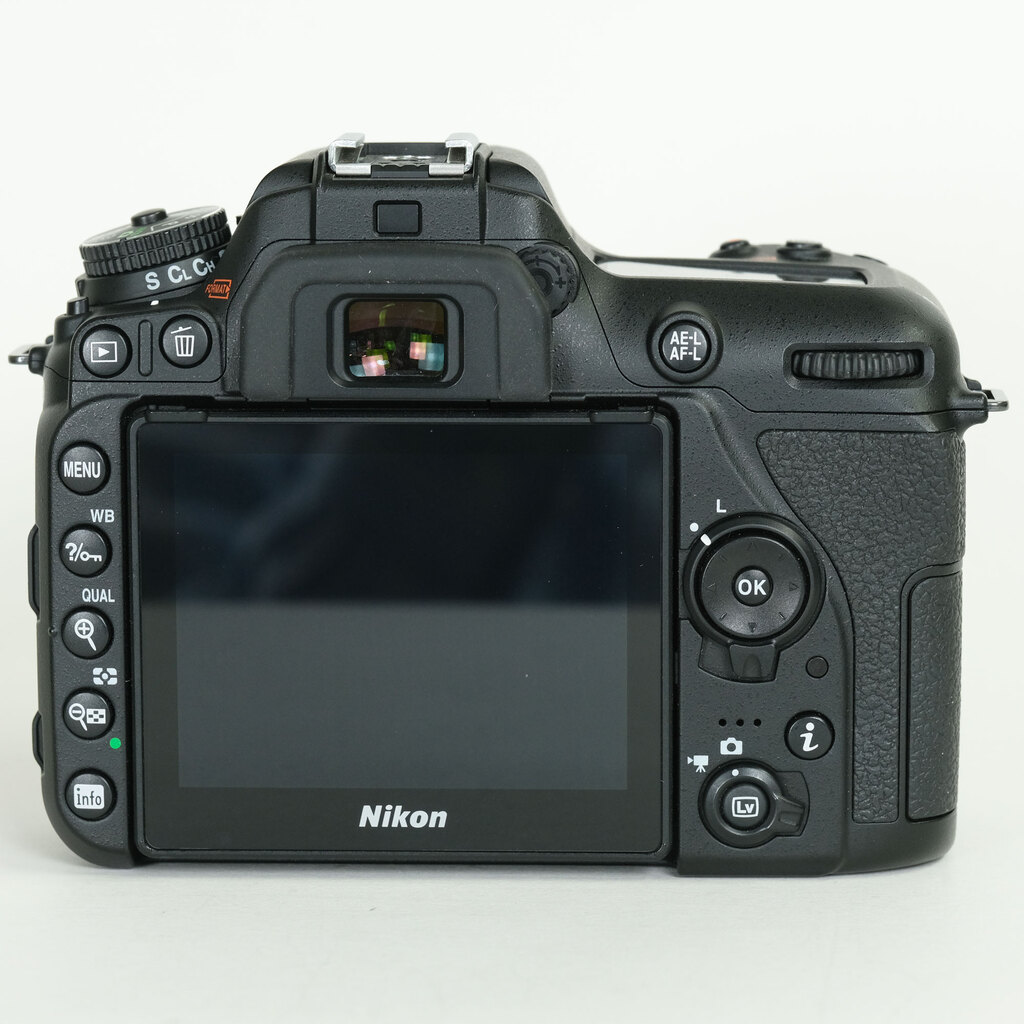 Nikon D7500