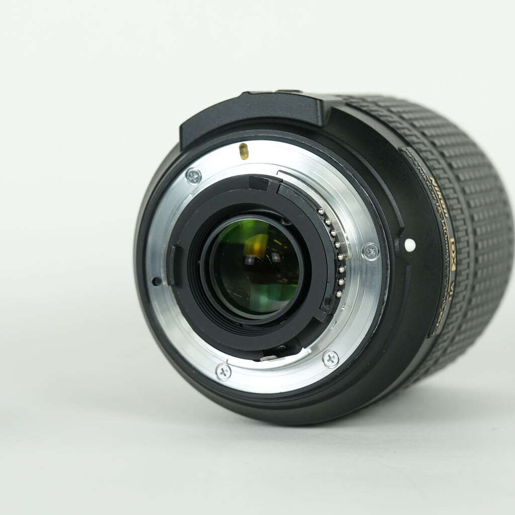 Nikon AF-S DX NIKKOR 18-140mm F3.5-5.6G ED VRの出品 | ONE SCENE