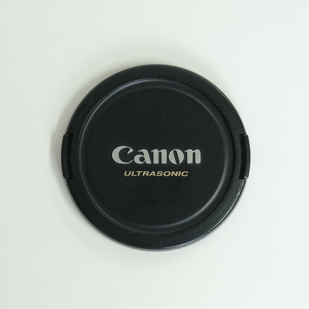 Canon EF28-135mm F3.5-5.6 IS USM