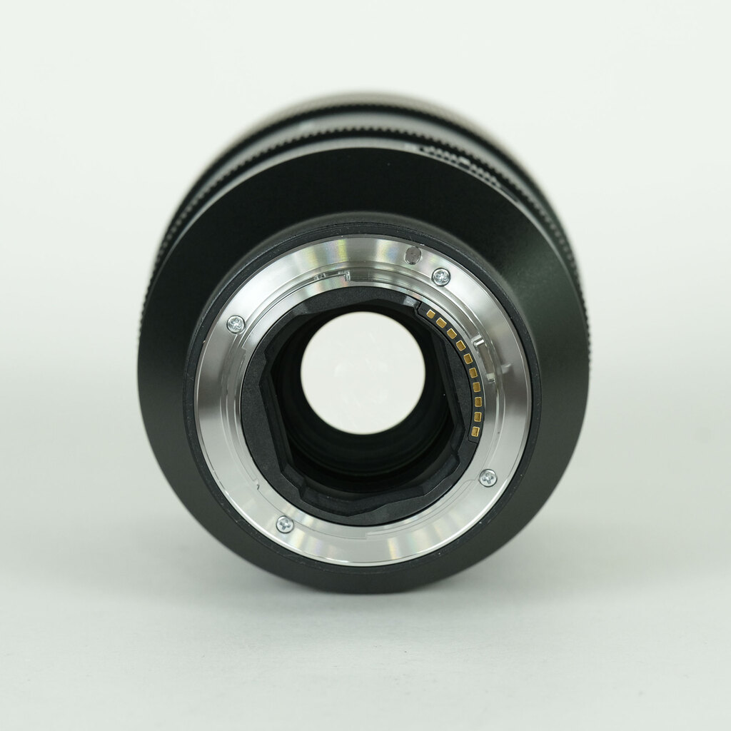 SONY FE 135mm F1.8 GM SEL135F18GMの出品 | ONE SCENE（ワンシーン）