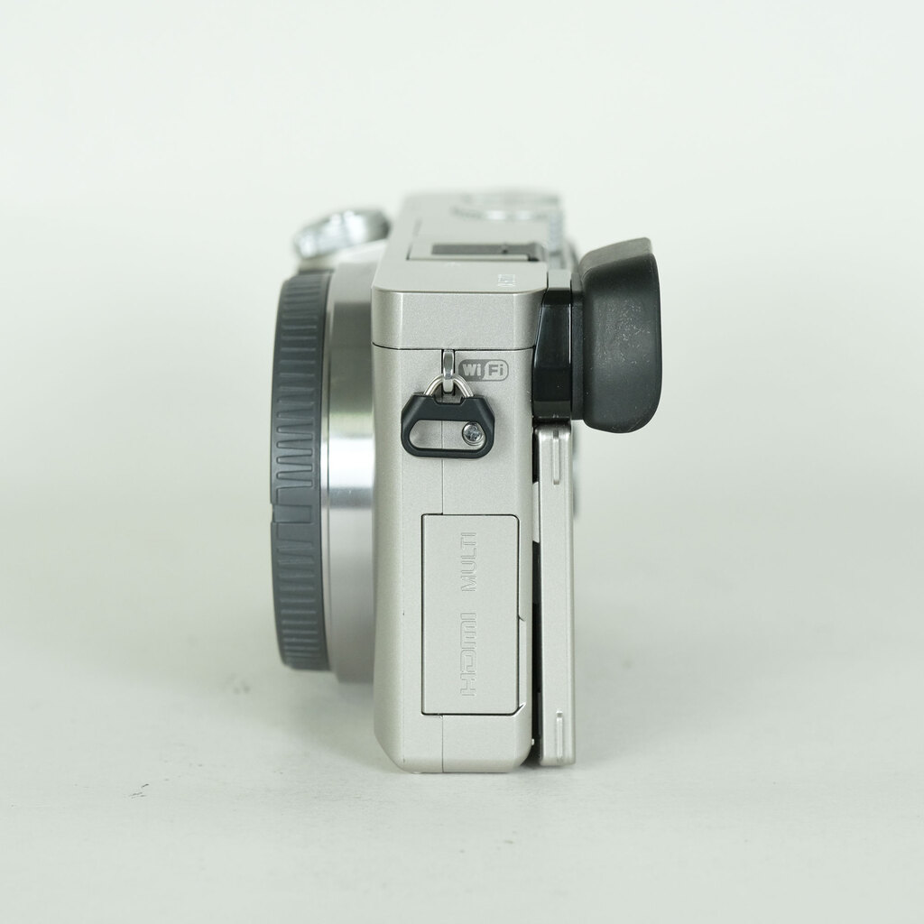 SONY α6000(ILCE-6000) SONY α6000(ILCE-6000)