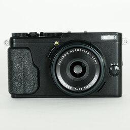 FUJIFILM X70 ブラック