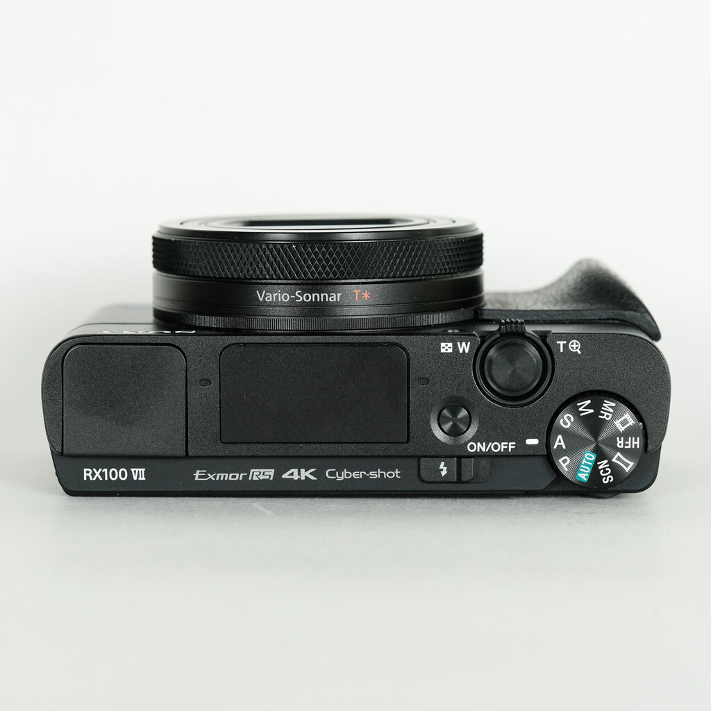 SONY Cyber-shot DSC-RX100M7