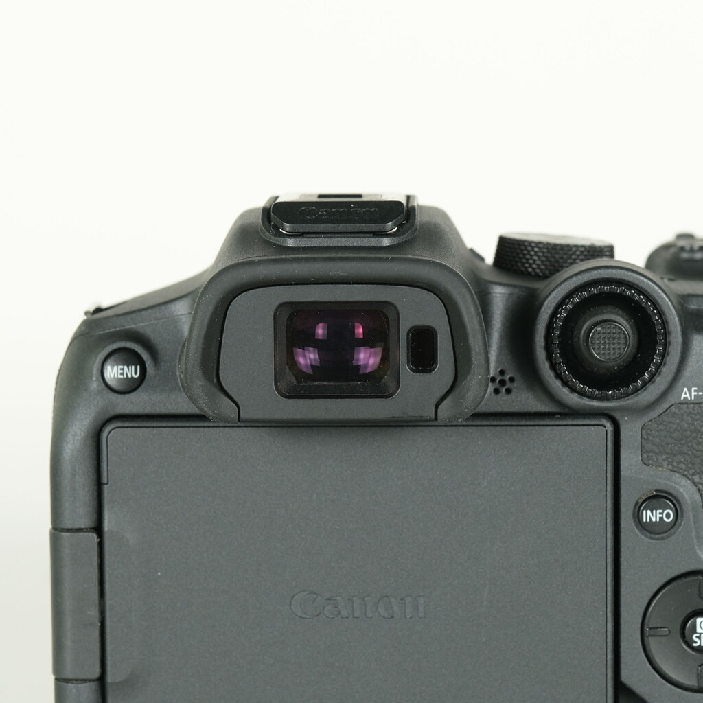 Canon EOS R7 Canon EOS R7