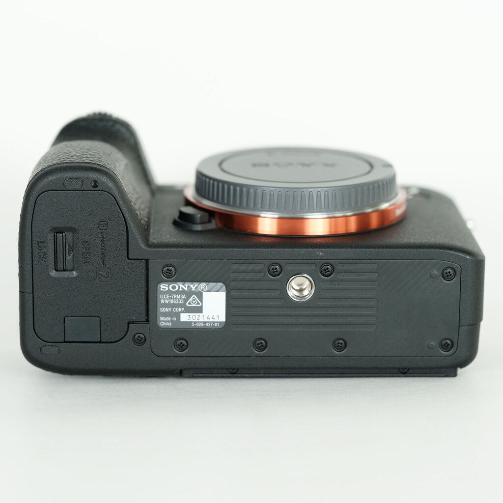 SONY α7RIII ボディ ILCE-7RM3A 【後期モデル 液晶下部にSONYロゴなし
