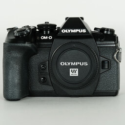 OLYMPUS OM-D E-M1 Mark II