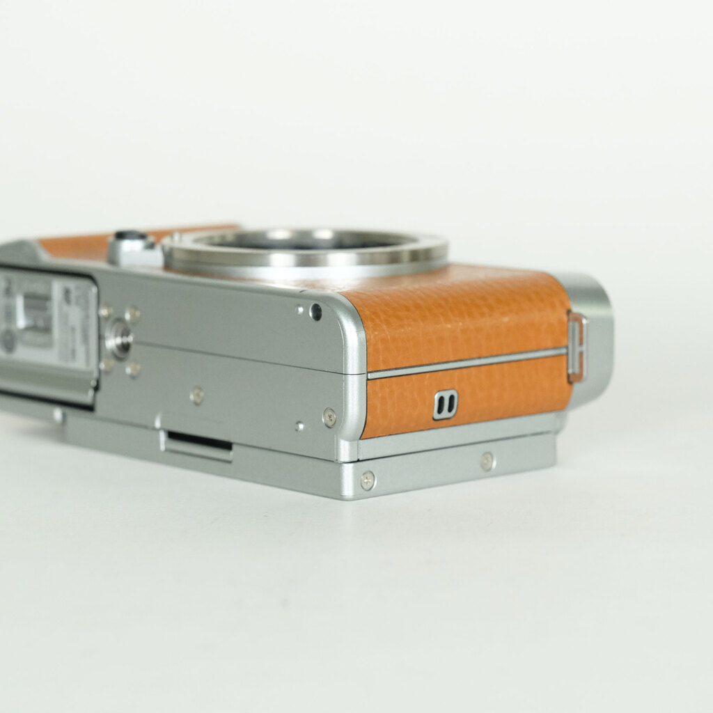 FUJIFILM X-A2 ボディ ブラウン