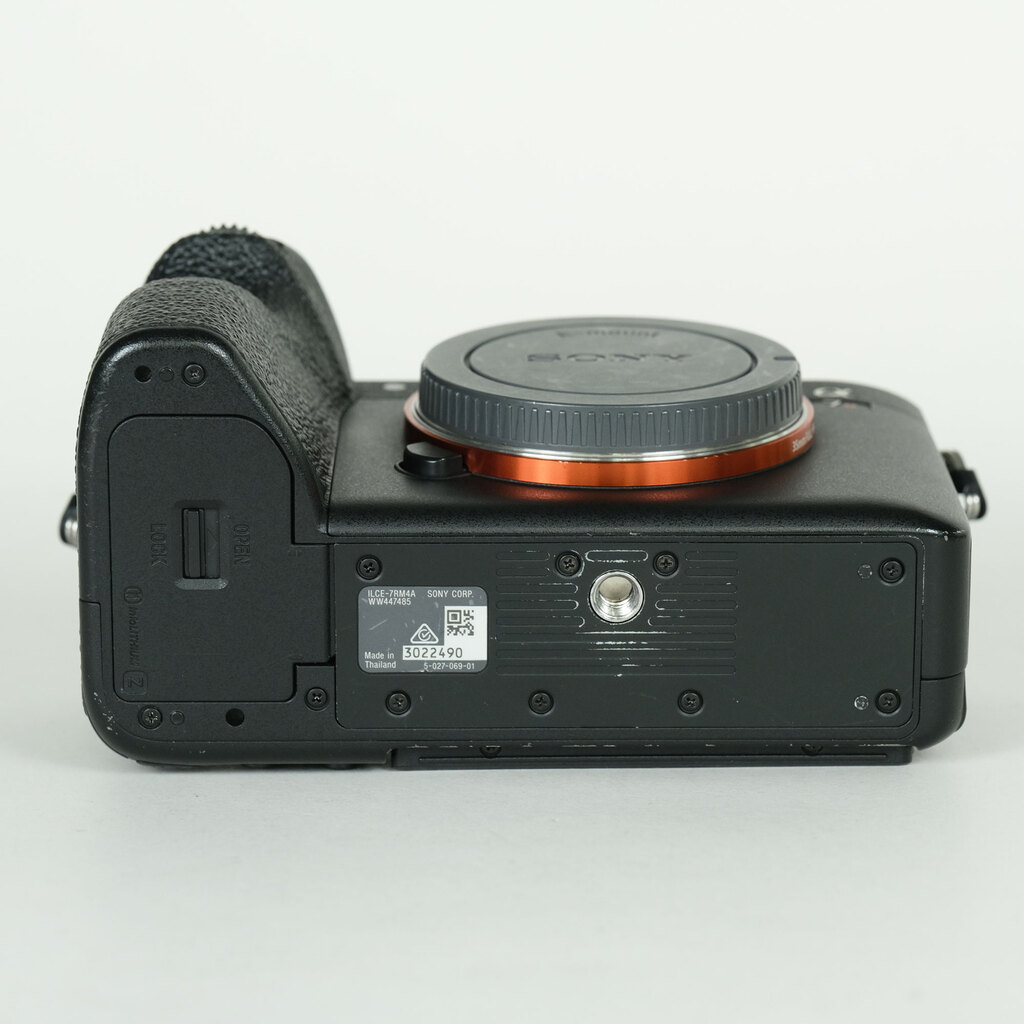 SONY α7RIV ボディ ILCE-7RM4A   【後期モデル 液晶下部にSONYロゴなし】