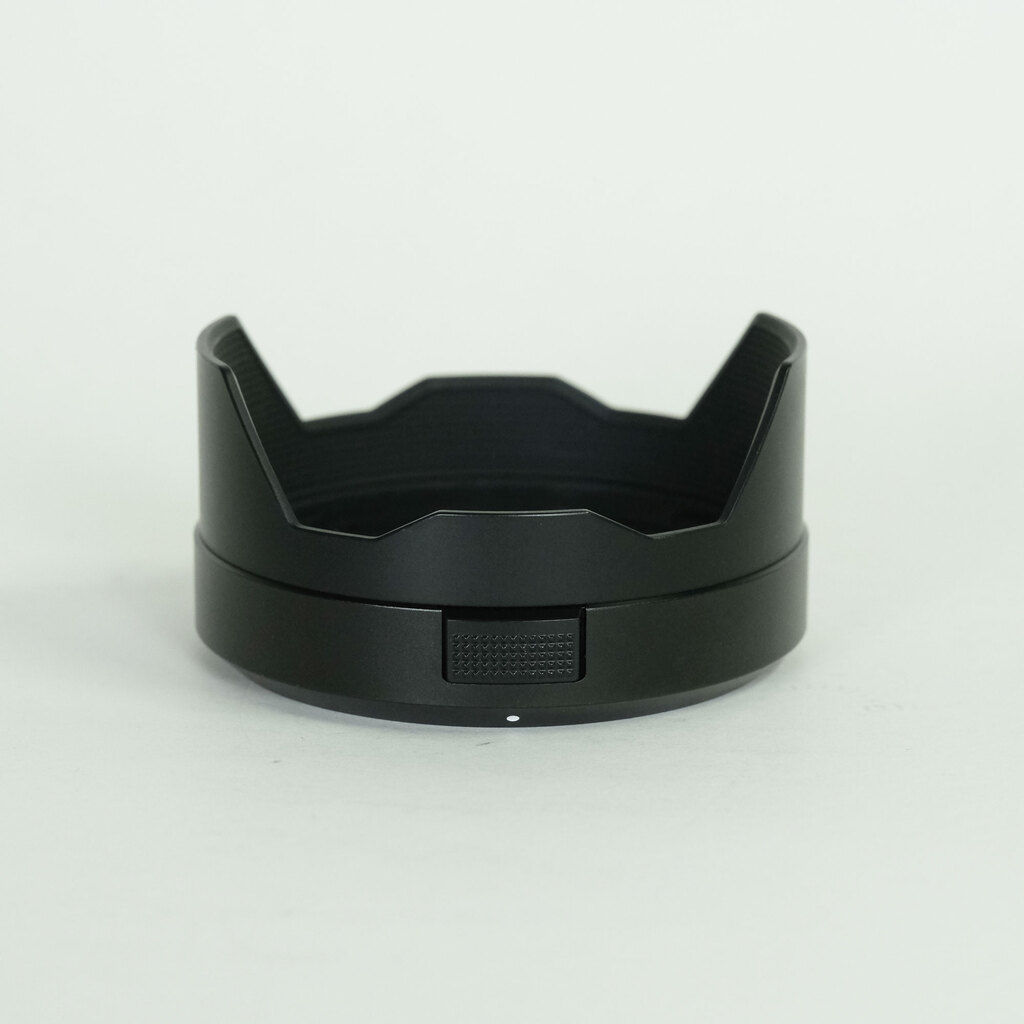 Panasonic LEICA DG VARIO-ELMARIT 12-60mm / F2.8-4.0 ASPH. / POWER O.I.S. Panasonic LEICA DG VARIO-ELMARIT 12-60mm / F2.8-4.0 ASPH. / POWER O.I.S.