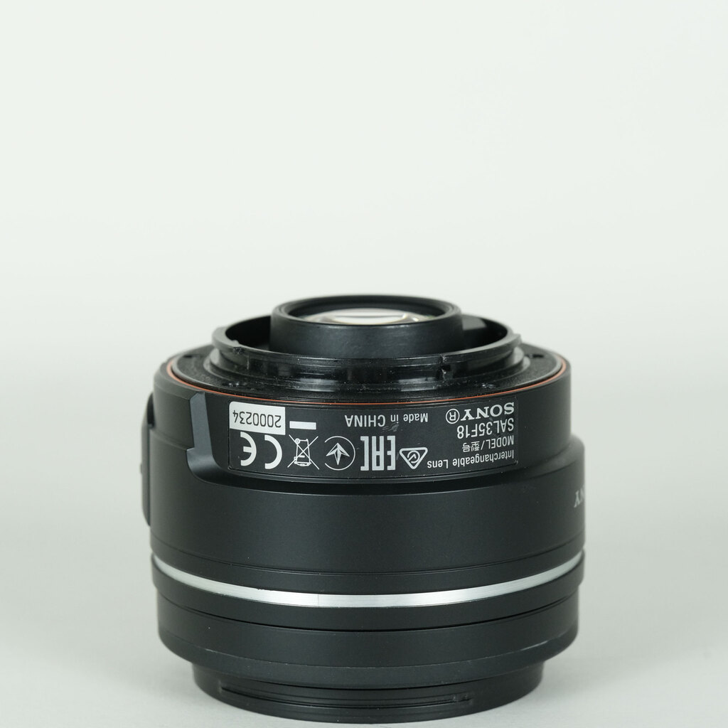SONY DT 35mm F1.8 SAM SAL35F18