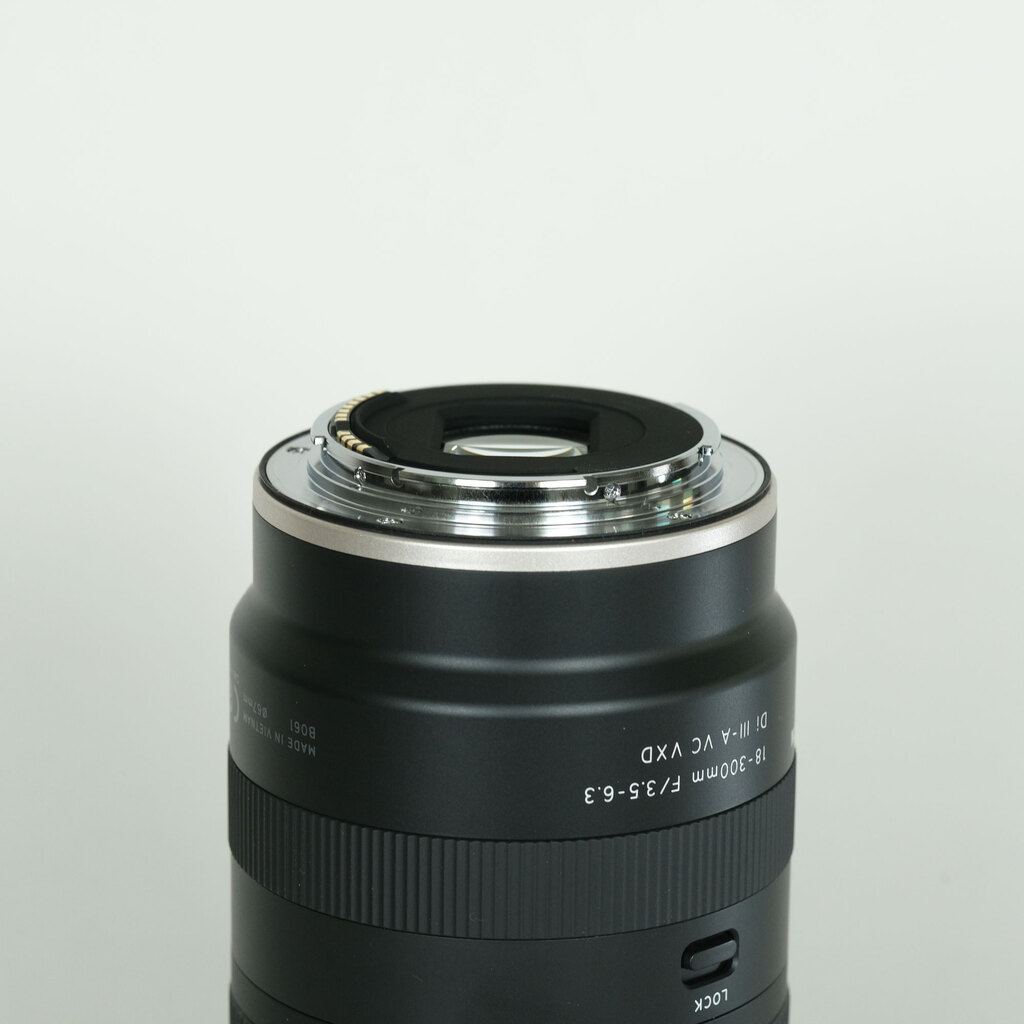 TAMRON 18-300mm F/3.5-6.3 Di III-A VC VXD (Model B061) [キヤノンRF用]