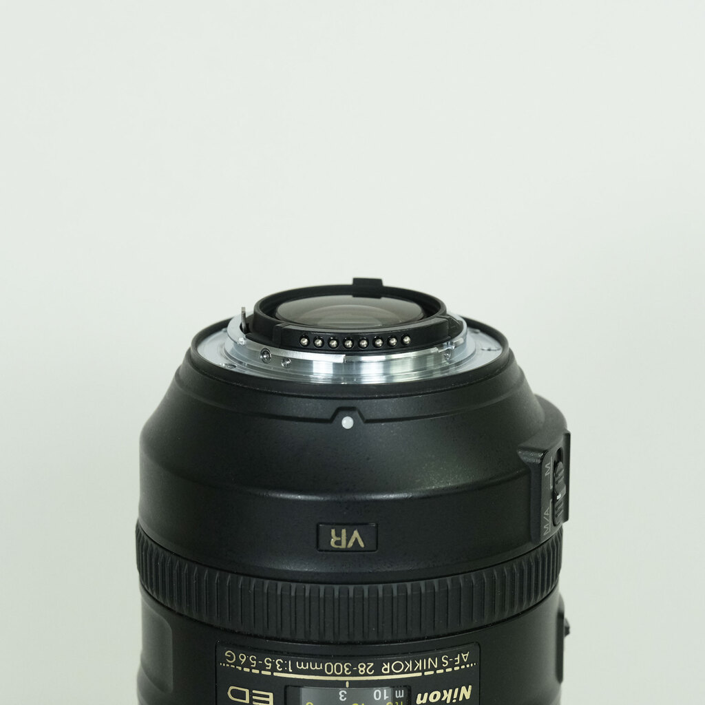 Nikon AF-S NIKKOR 28-300mm f/3.5-5.6G ED VR