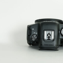 Canon EOS R6 Canon EOS R6