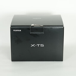 FUJIFILM X-T5