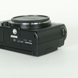 Panasonic LUMIX DC-S9