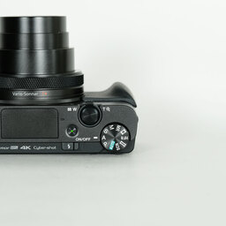 SONY Cyber-shot DSC-RX100M7
