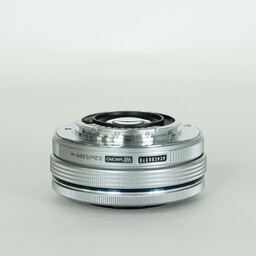 OLYMPUS M.ZUIKO DIGITAL ED 14-42mm F3.5-5.6 EZ シルバー OLYMPUS M.ZUIKO DIGITAL ED 14-42mm F3.5-5.6 EZ シルバー