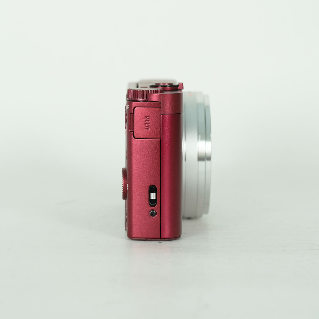 SONY Cyber-shot DSC-WX500 本体 レッド SONY Cyber-shot DSC-WX500 レッドの出品 | ONE SCENE（ワンシーン）
