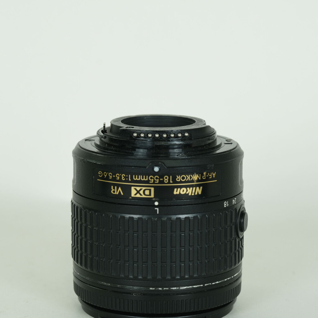 Nikon AF-S DX NIKKOR 18-55mm F3.5-5.6 G VR