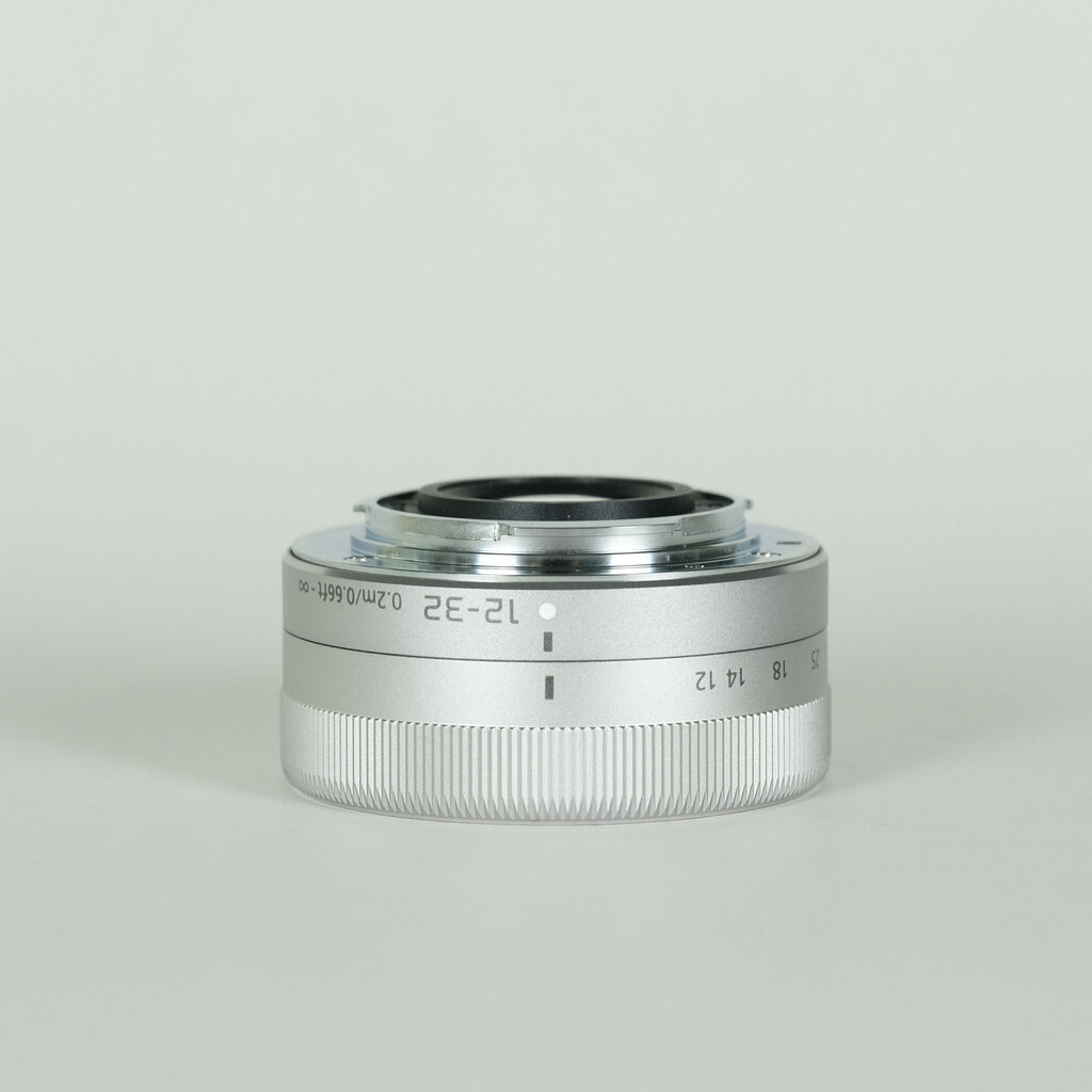 Panasonic LUMIX G VARIO 12-32mm / F3.5-5.6 ASPH. / MEGA O.I.S.の