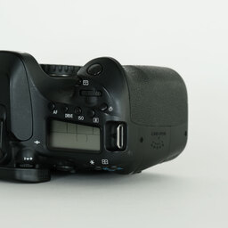 Canon EOS 80D EF-S18-135 IS USM レンズキット